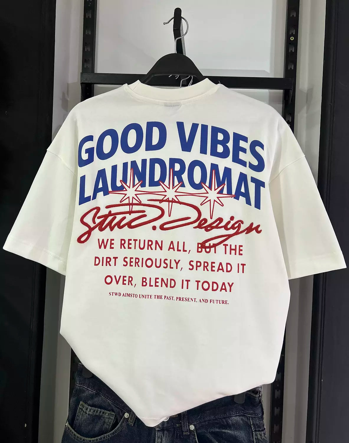 PULL&BEAR LAUNDROMAT GRAPHIC T-SHIRT
