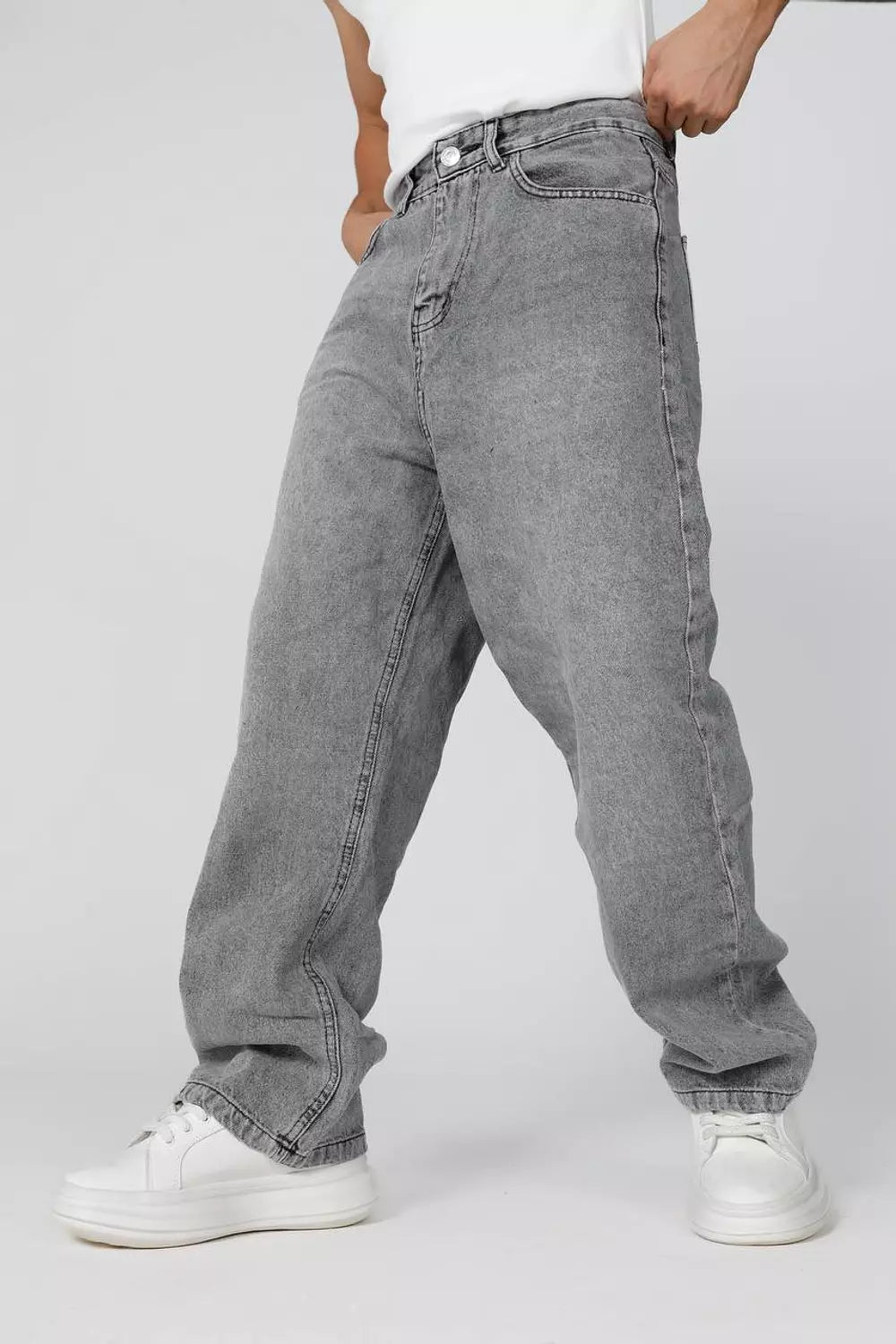 Relaxed Fit Washed Jeans