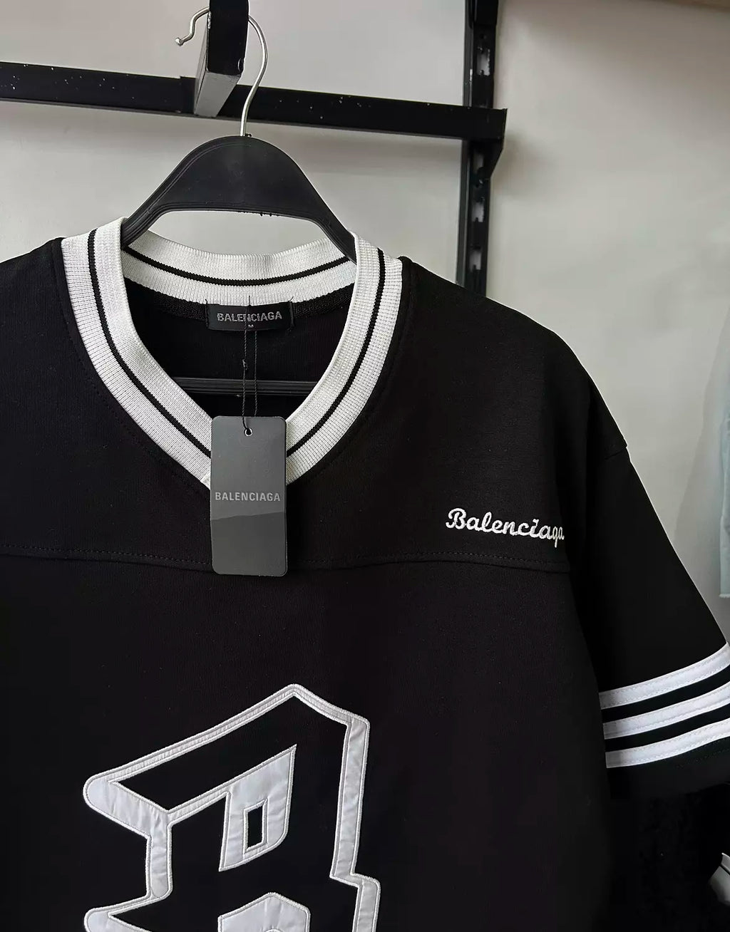 Logo Varsity Tee