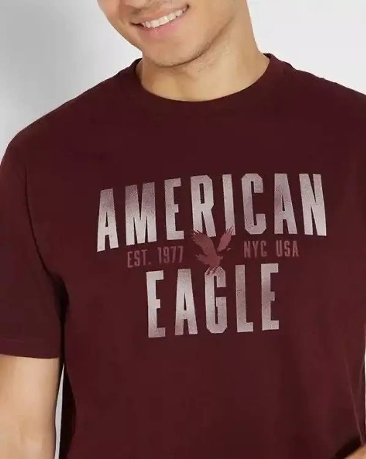 American Eagle Printed Burgundy T-shirt