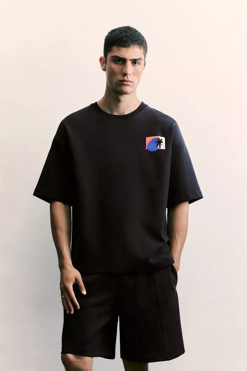 Pull&Bear Abstract Graphic Oversized T-Shirt – Black