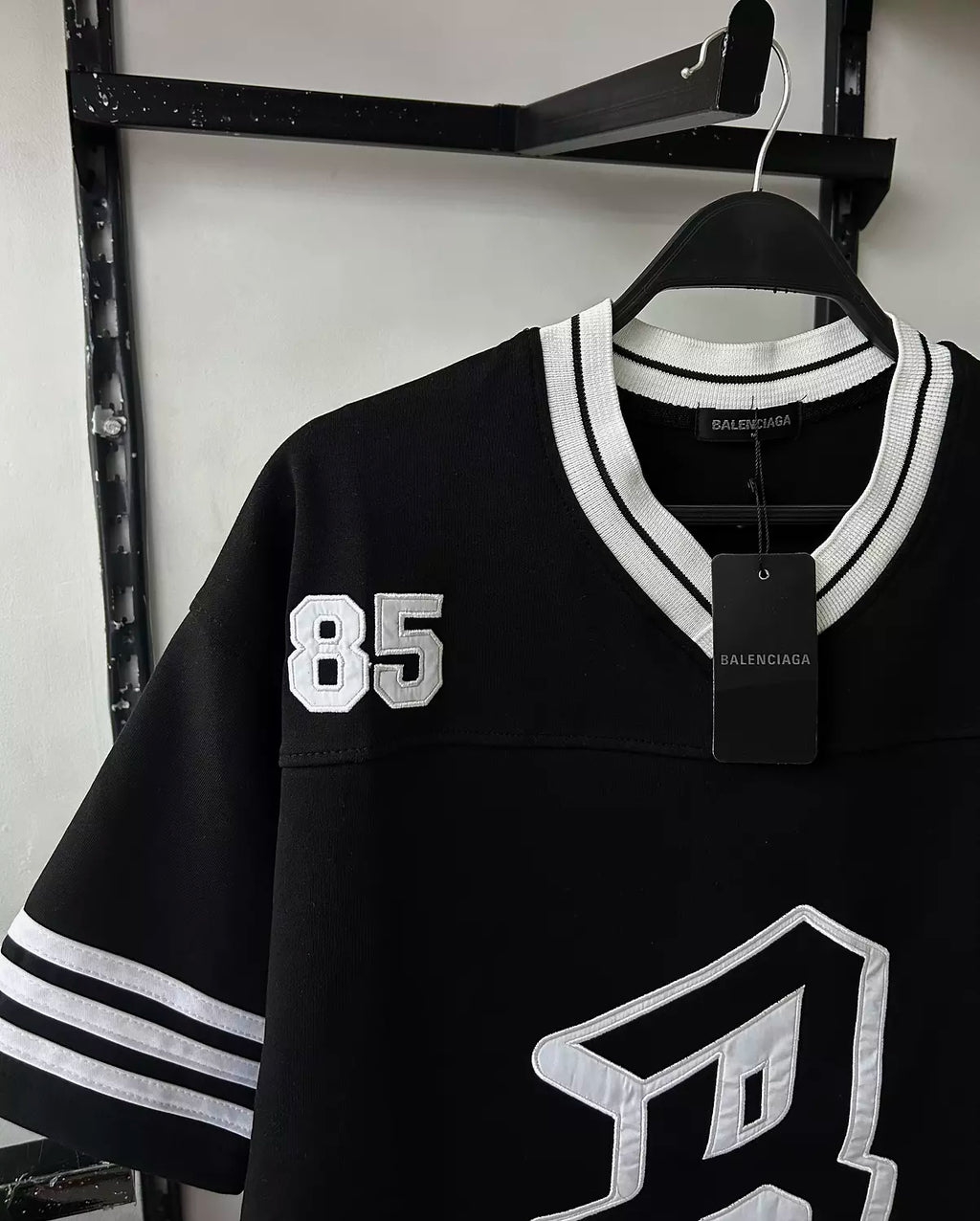 Logo Varsity Tee