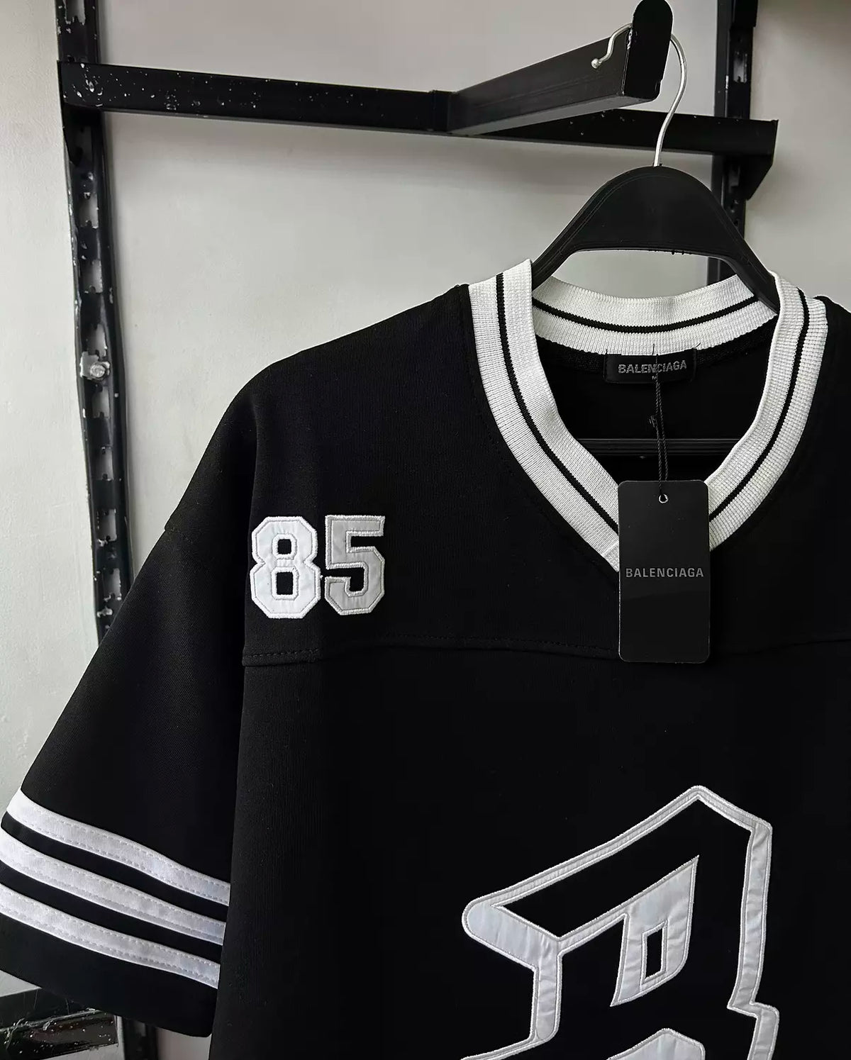 Logo Varsity Tee