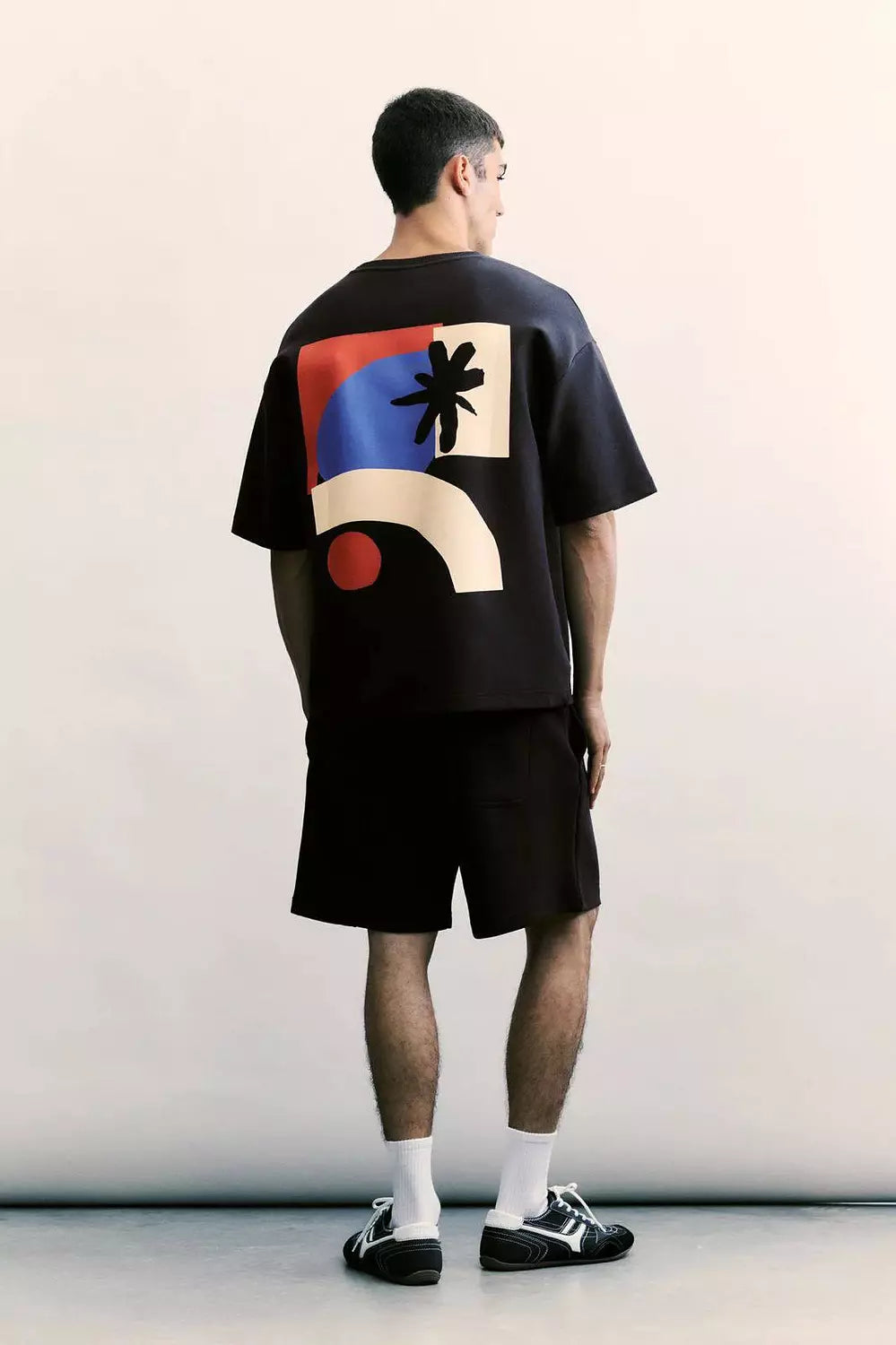 Pull&Bear Abstract Graphic Oversized T-Shirt – Black