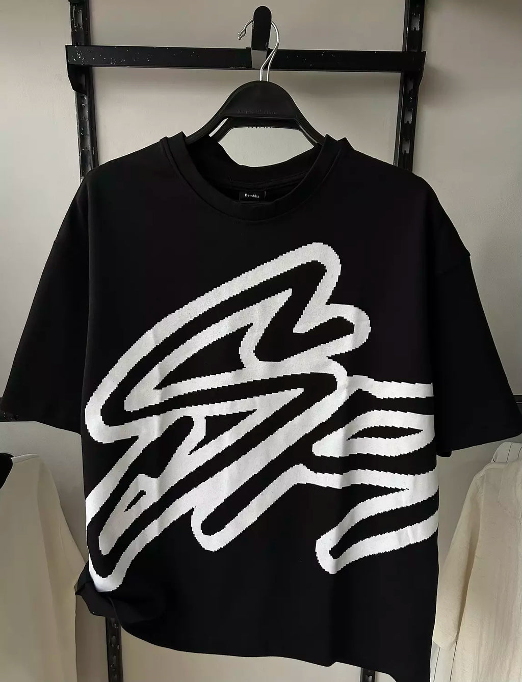 BERSHKA SHORT SLEEVE PRINT T-SHIRT